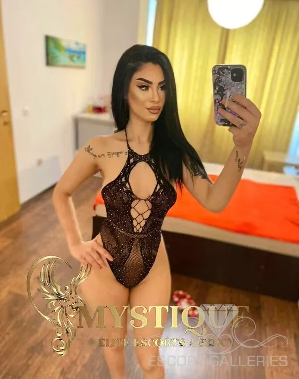 Escorts London, England Flory Mystique