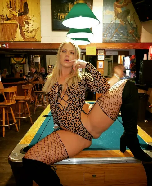 Escorts Valencia, Spain Christelle