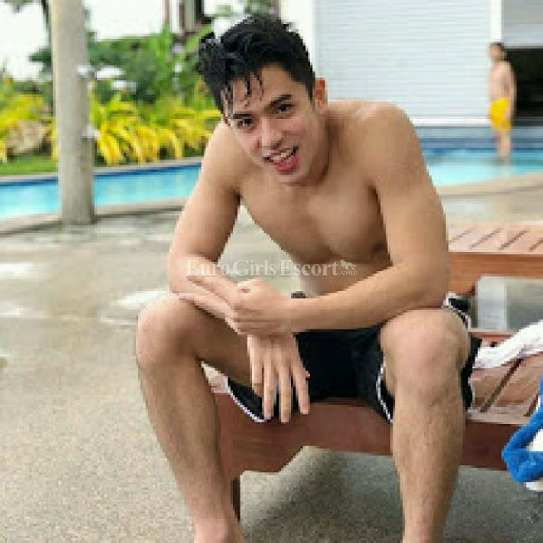 Escorts Davao City, Philippines Bryan Male Escort