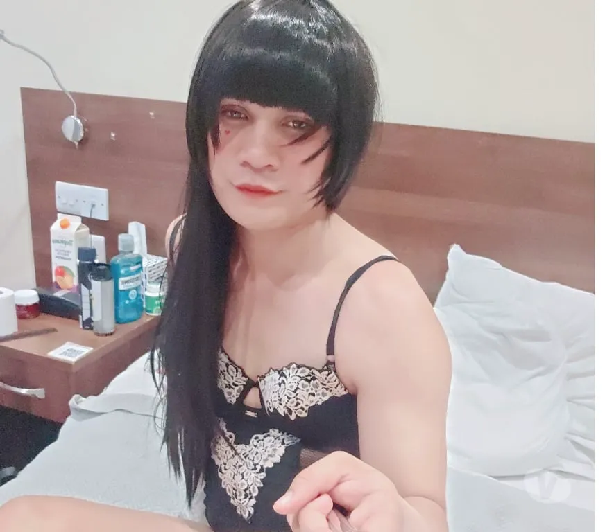 Escorts Ilford, England Special Thai femboy friendly ready for you