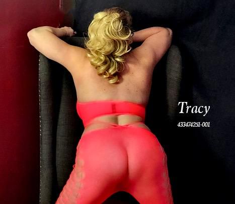 Escorts Edmonton, Alberta TRACY