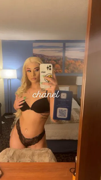 Escorts Phoenix, Arizona 🦋💛Chanel, your favorite Highclass Bombshell 💛🦋 Upscale Provider