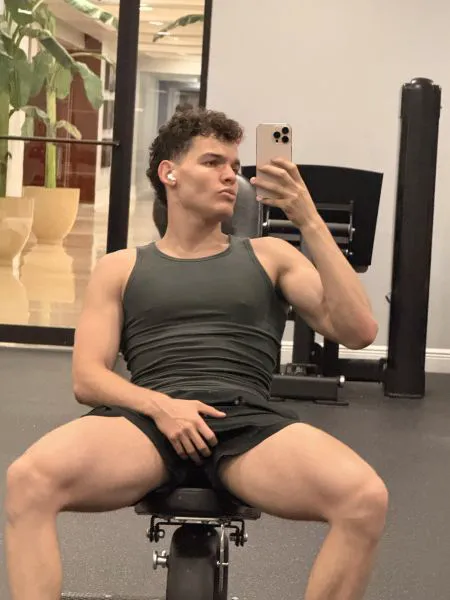 Escorts Chicago, Illinois Clark_boy