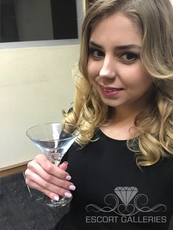 Escorts Paris, France Ulliia