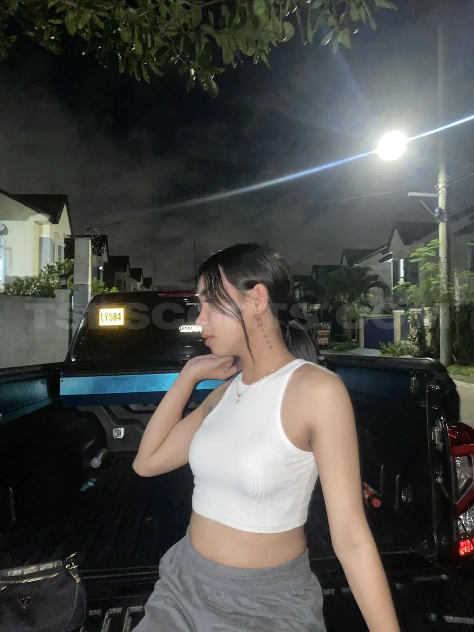 Escorts Manila, Philippines Renz