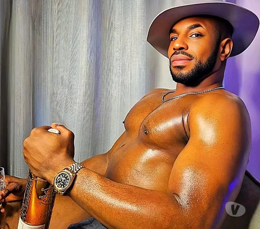 Escorts Manchester, England XXL MARCUS BLACK XXL - HUNG MALE ESCORT