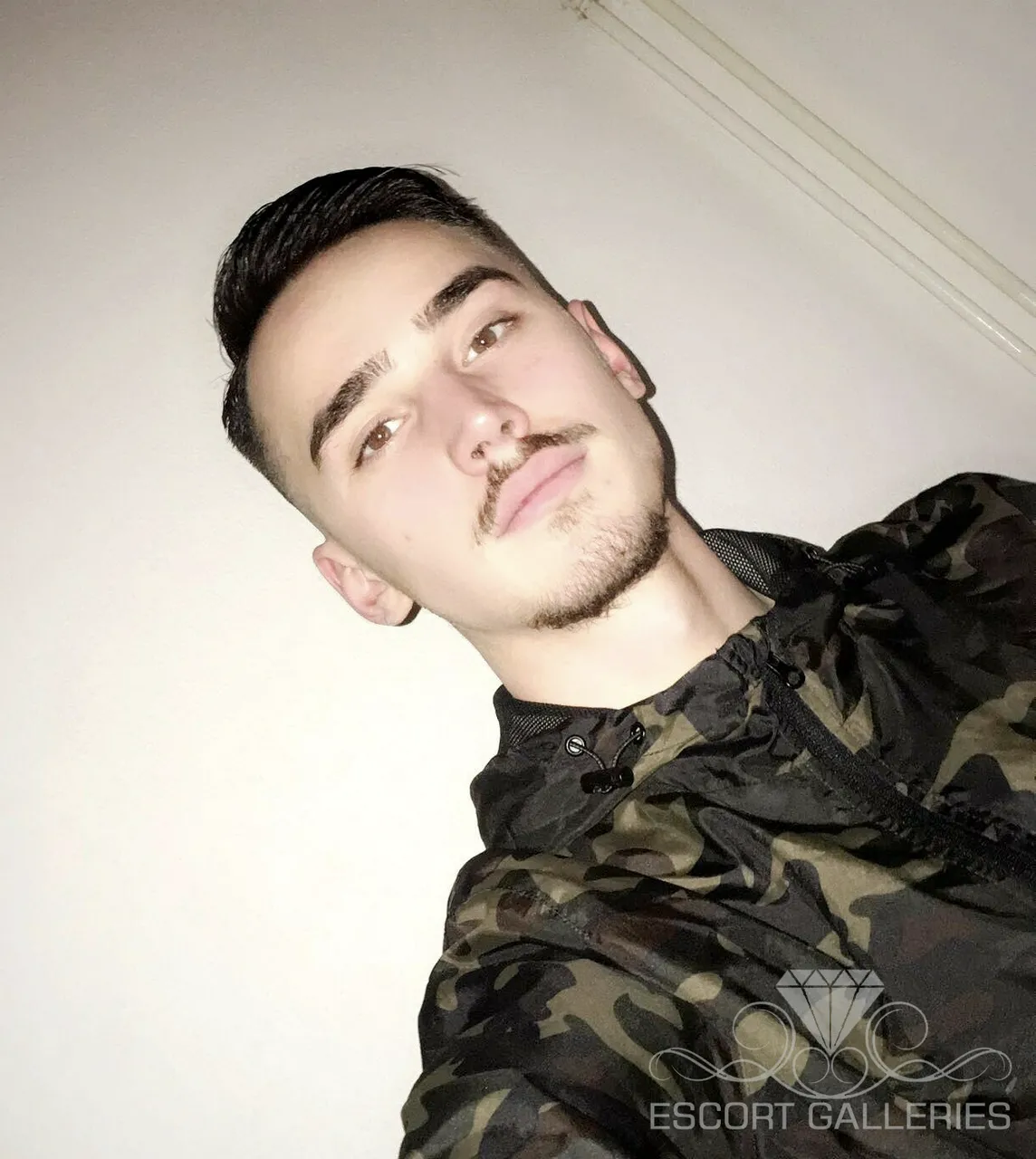 Escorts Hamburg, Germany Xamir7