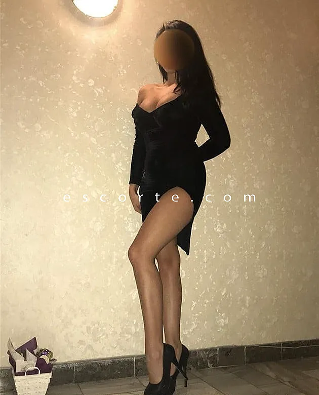 Escorts Tarbes, France Selena