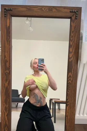 Escorts Lexington, Kentucky Now offering cuddle ? sessions& manscaping?
