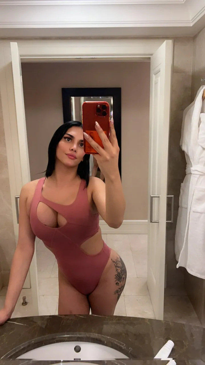 Escorts Istanbul, Turkey Ts Nadin ARAB نادين