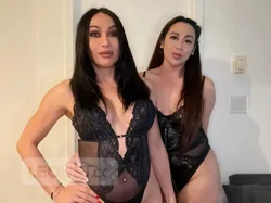 Escorts Vancouver, British Columbia Karolina & Alexa