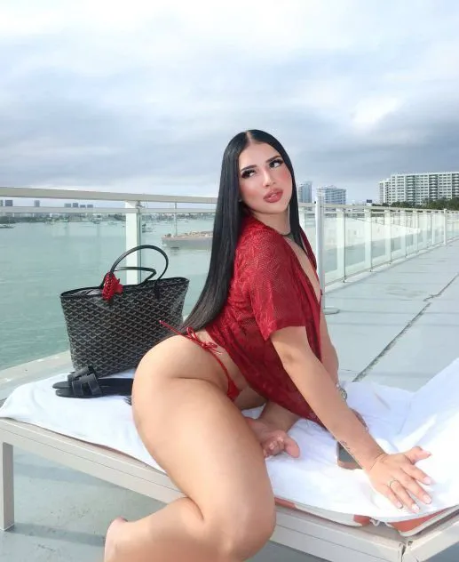 Escorts Long Beach, California andrea | Beautiful and hot girl available to fulfill all your fantasies