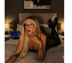 Escorts Liverpool, England Elite young bombshell
