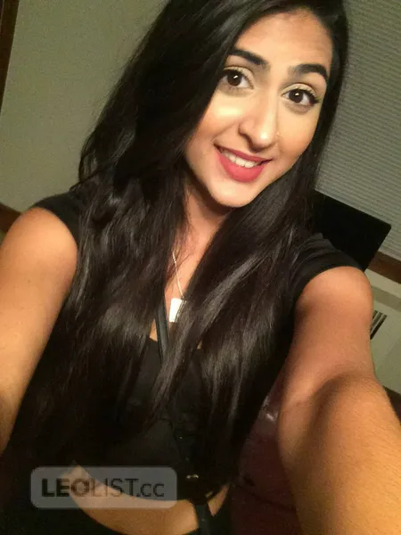 Escorts Brampton, Ontario Hot Punjabi Indian college girl student available for you