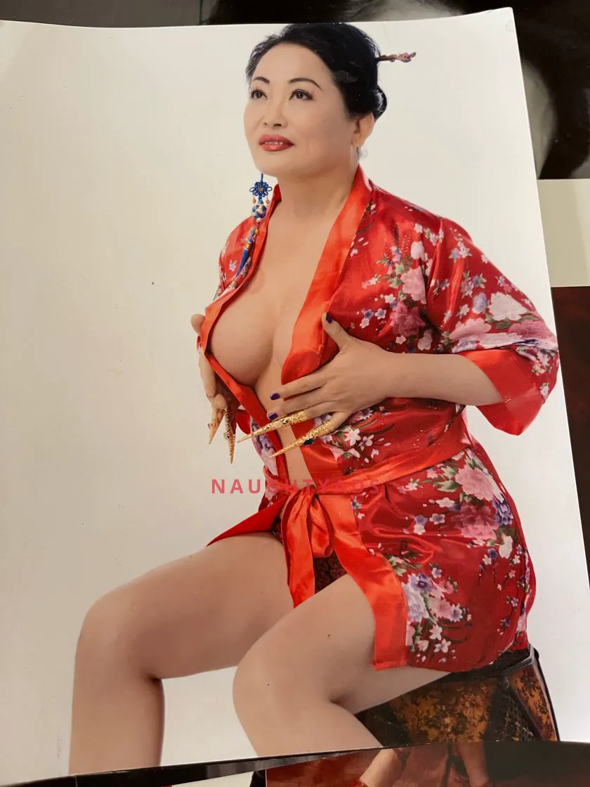 Escorts Canberra, Australia Linda mature Chinese Australian lady