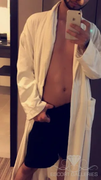 Escorts Hamburg, Germany Canluan