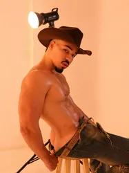 Escorts Larnaca, Cyprus KAICKFERRER