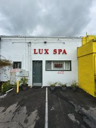 Pasadena, California Lux Spa & Massage