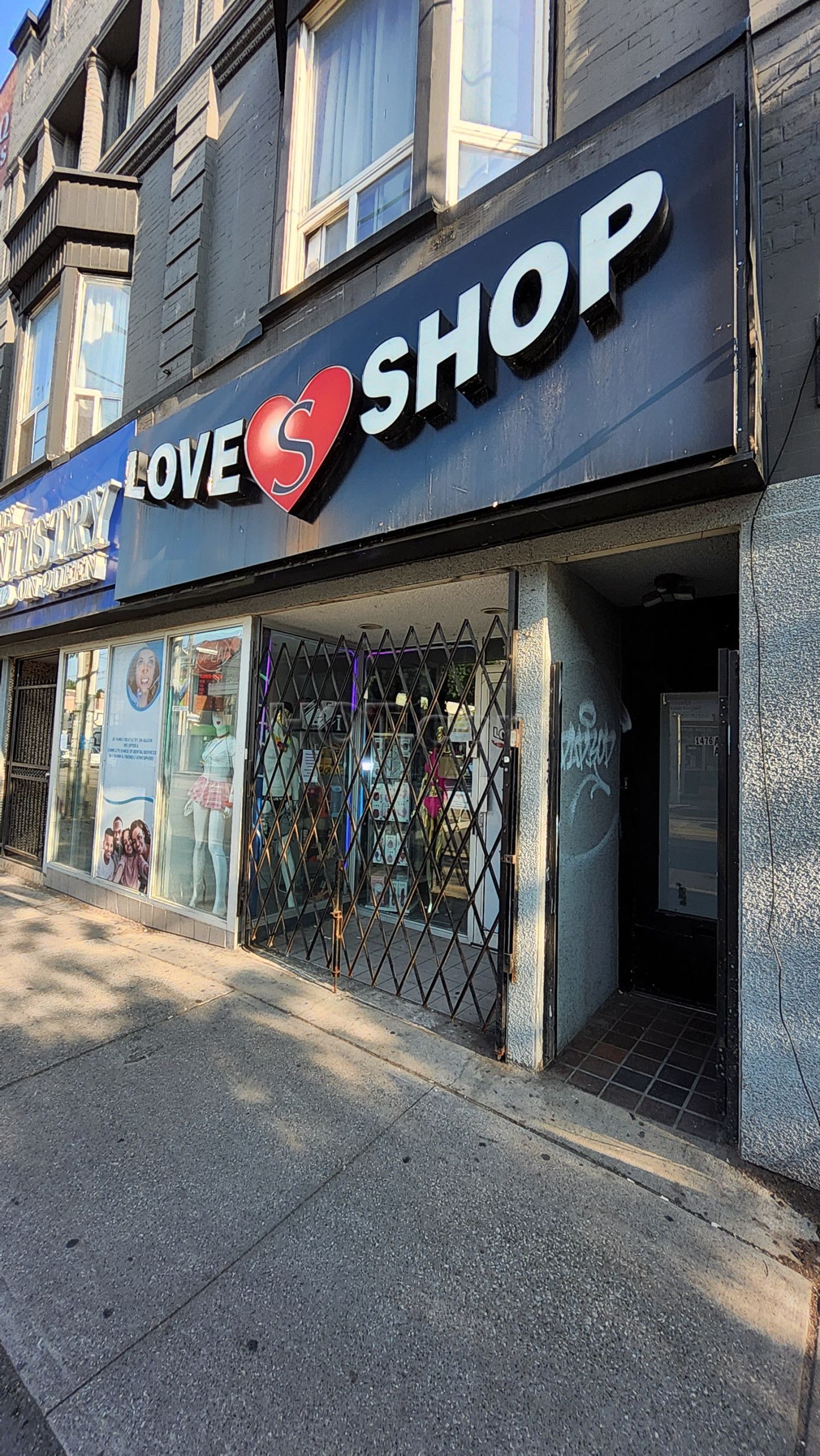 Toronto, Ontario Love Shop