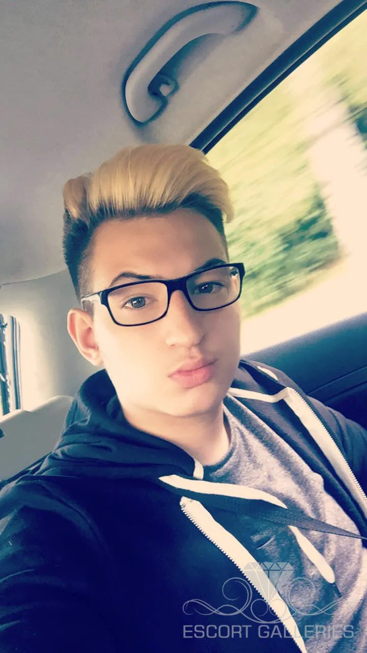 Escorts Hamburg, Germany Can227