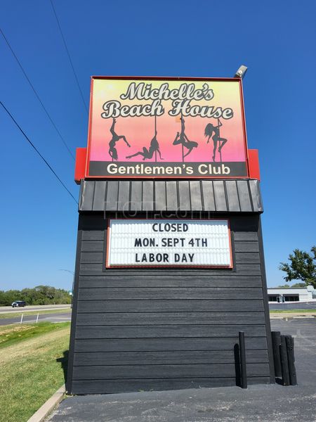 Strip Clubs Derby, Kansas Michelle's Beach House