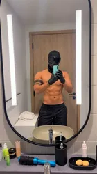Escorts Dubai, United Arab Emirates Cresto