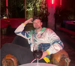 Escorts London, England Tall masc nice fit guy - regular would be great too