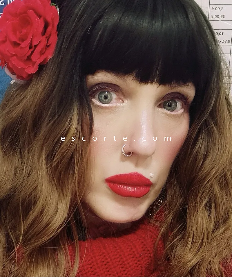 Escorts Nice, France Sophia Snow