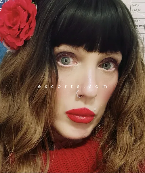 Escorts Nice, France Sophia Snow