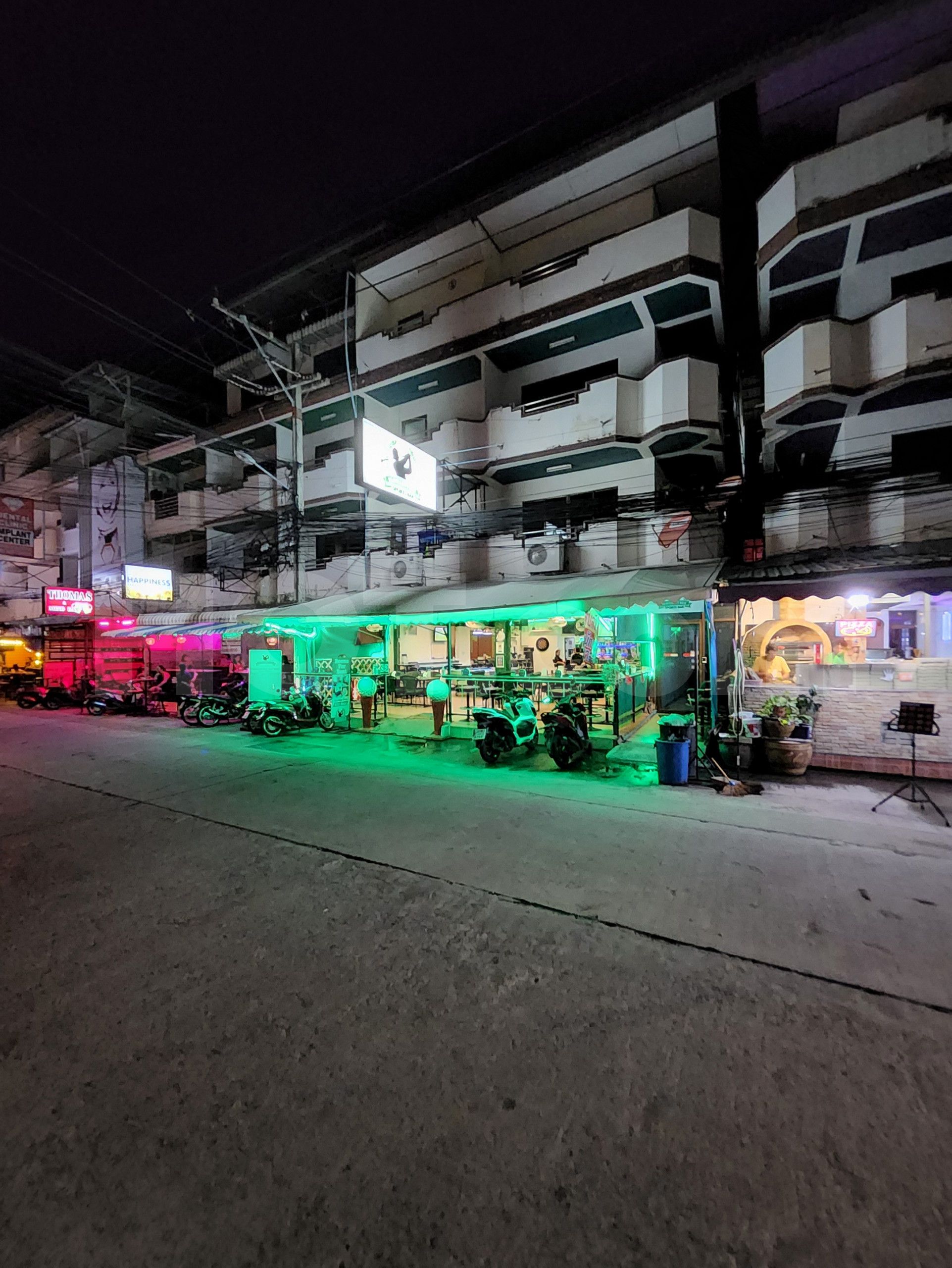 Pattaya, Thailand Traveller's Rest Sports Bar