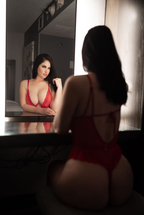 Escorts Vallejo, California Emmalovee