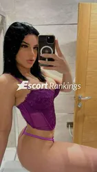 Escorts Slough, England Carolina hot