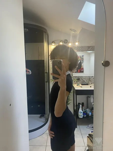 Escorts Poitiers, France Neven