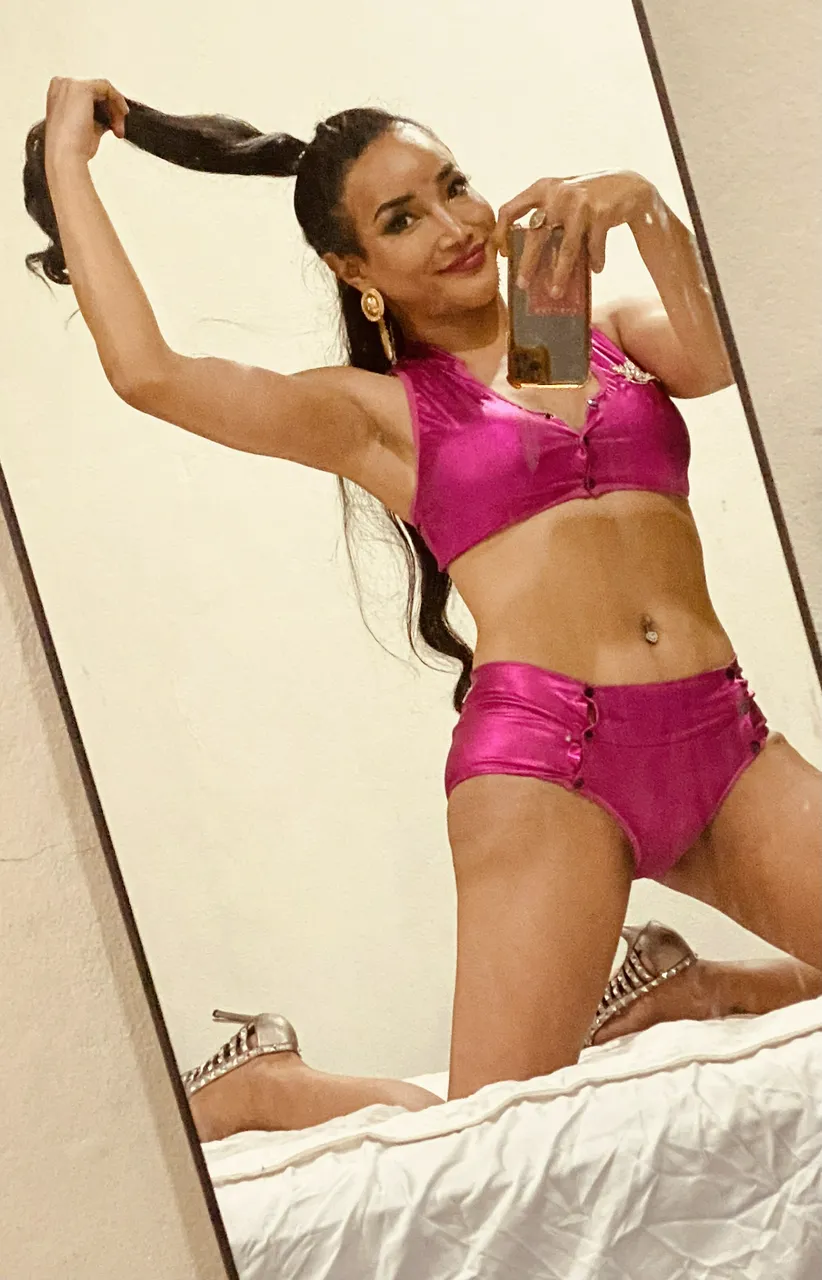 Escorts Tampa, Florida KylieThai airport