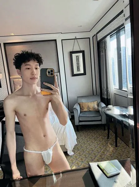 Escorts Philadelphia, Pennsylvania YoungerAsianBoy