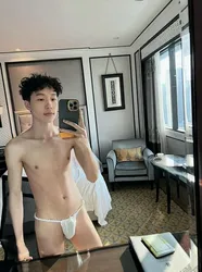 Escorts Philadelphia, Pennsylvania YoungerAsianBoy