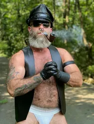 Escorts Springfield, Massachusetts LEATHER MASTER