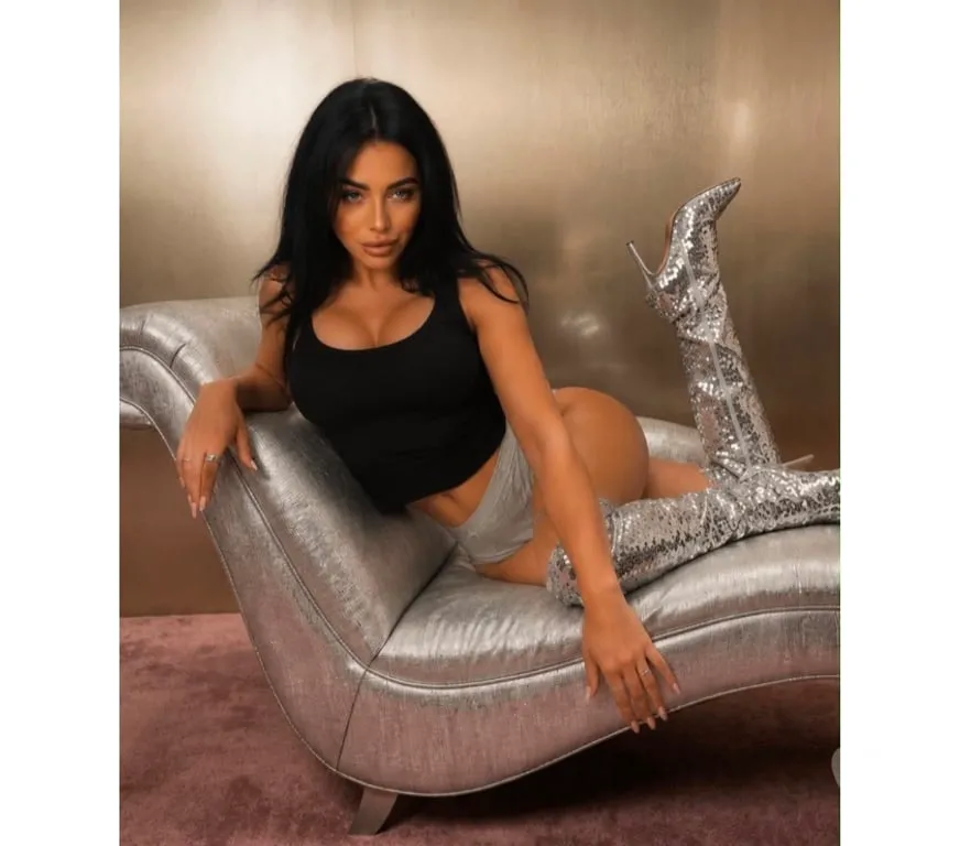 Escorts Sheffield, England 😈Michelle New full service city centre🍆
