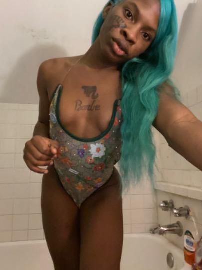 Escorts Queens, New York 🔥🤩Hot sexy🍓 100% real Trans 🍓Horny💋Queen😍Available For🔥 📞Incall/Outcall🚗Carfun💋 Available 24/7👉OverNight🔥💋28