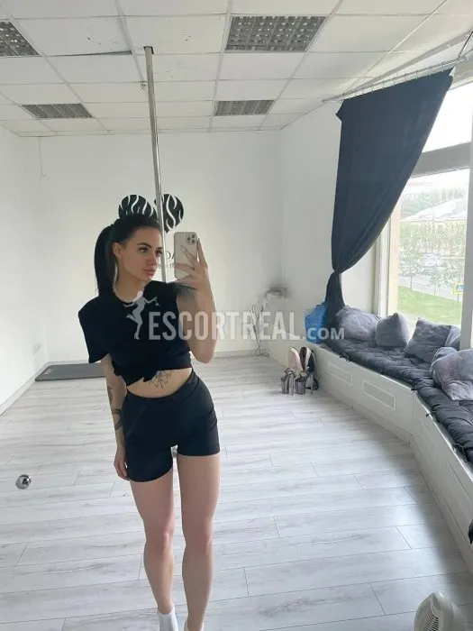 Escorts Rome, Italy (Viola, agency Sweet Heart)