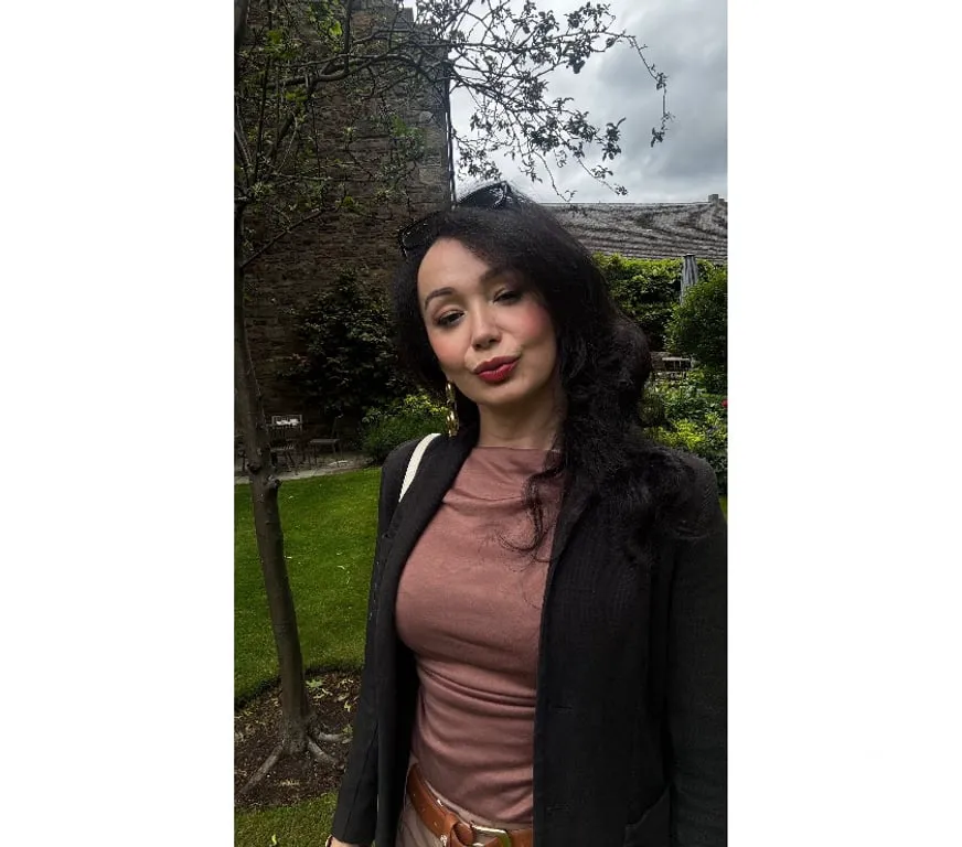 Escorts Glasgow, Scotland 🟪🌙🟨ALLURING ADORA. MILF TS fine lingerie