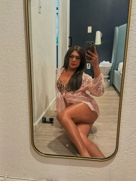 Escorts Oakland, California Manira