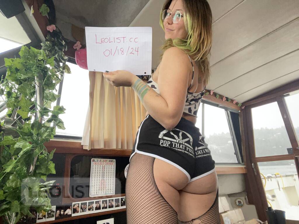 Escorts Victoria, British Columbia Sexy Slimthick Alt Model/Vanlife Girl! A+ Reviewed!