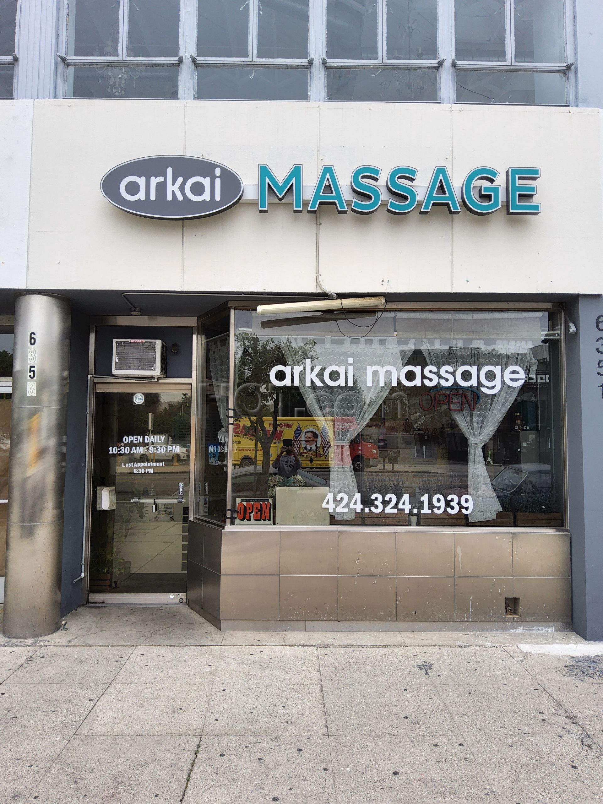 Los Angeles, California Arkai Massage