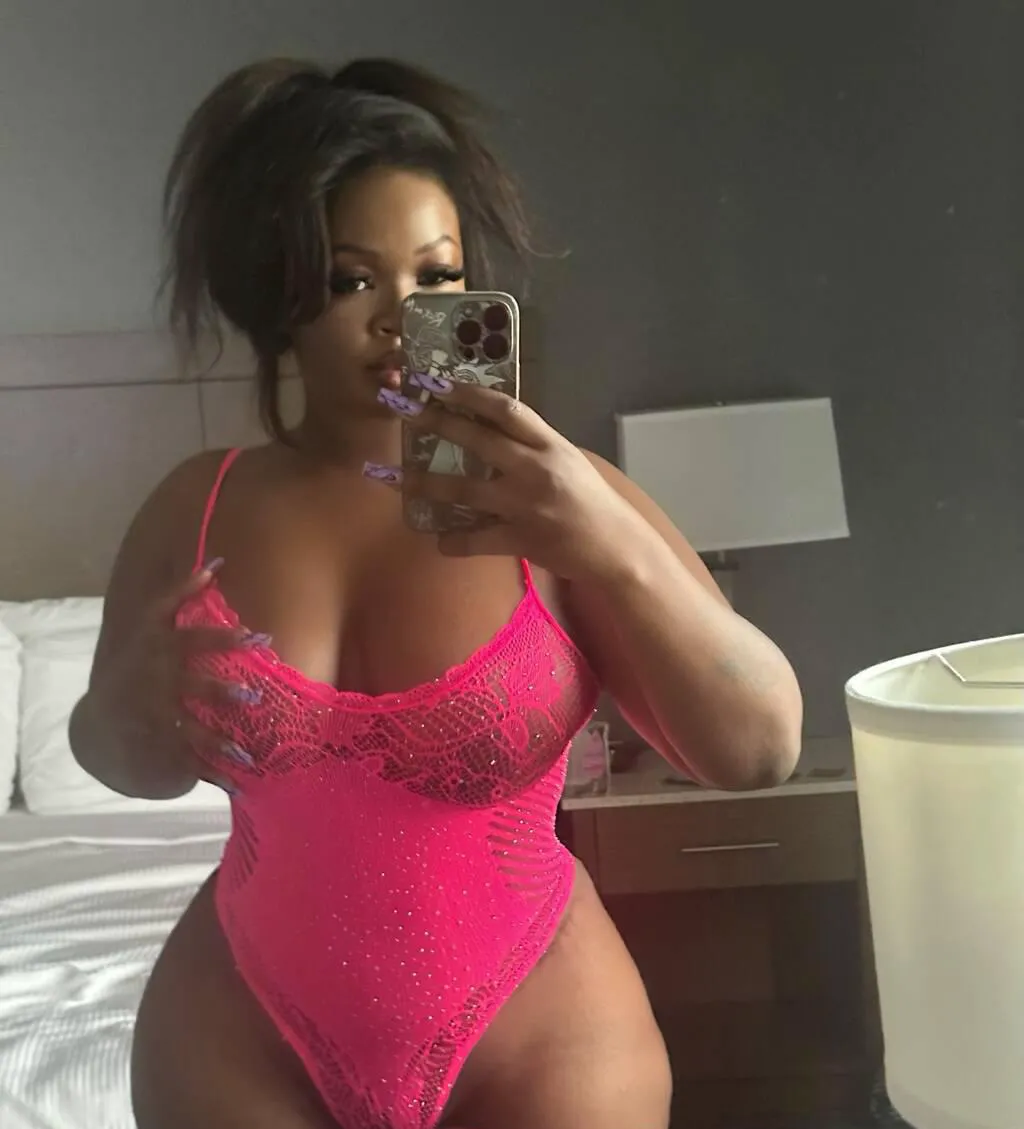 Escorts Niagara Falls, Ontario Abigail Thompson
