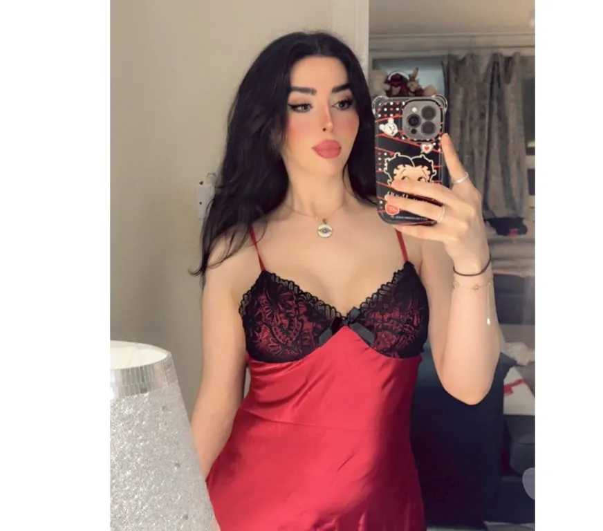 Escorts Glasgow, Scotland Ts Lili super hot and feminine 🫦