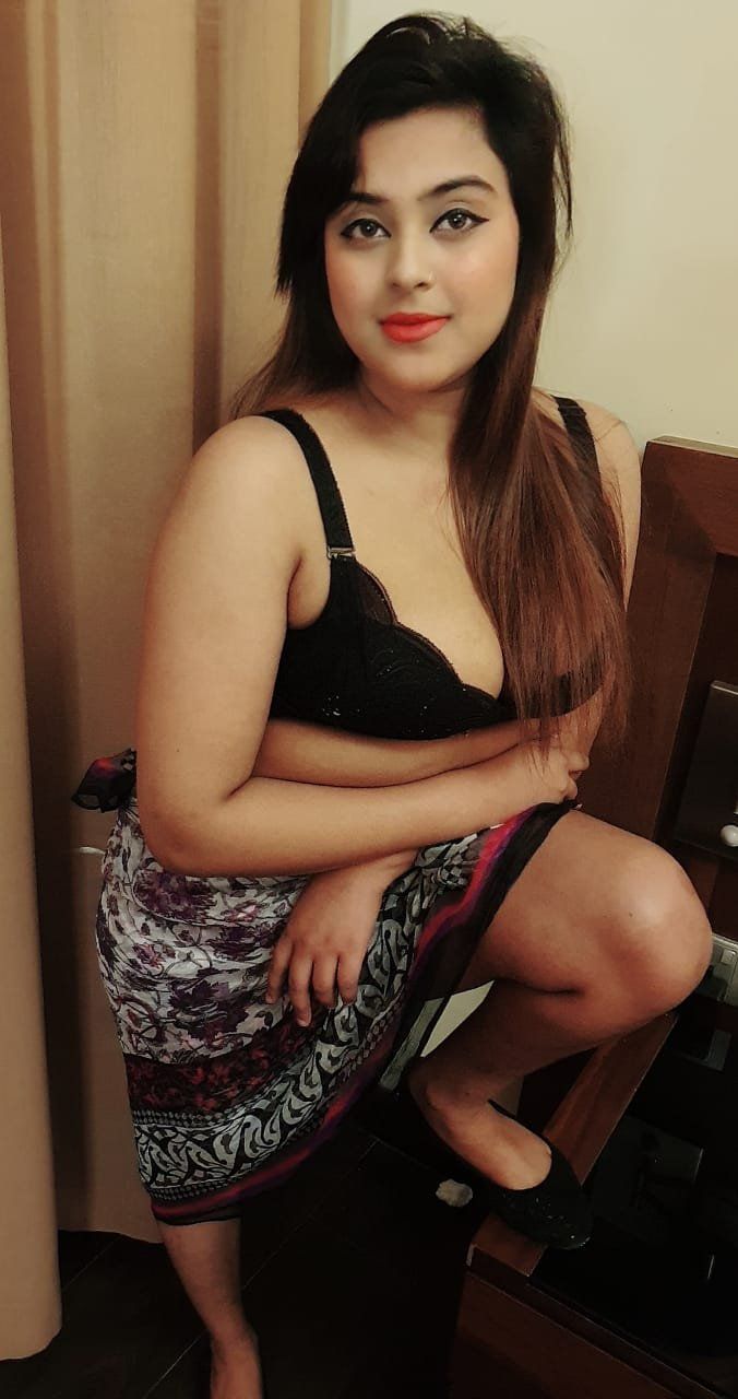 Escorts Sharjah, United Arab Emirates Alisha Indian Milf