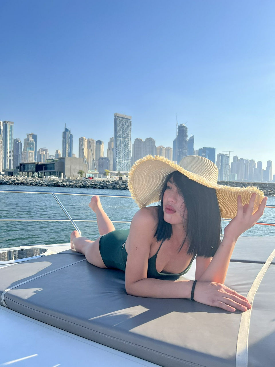 Escorts Dubai, United Arab Emirates Hotmassage and hotbath with me
