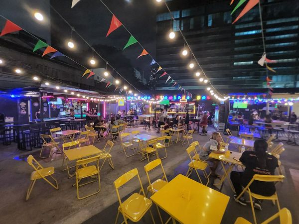 Beer Bar / Go-Go Bar Bangkok, Thailand Flamingo Bar
