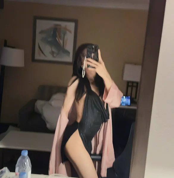 Escorts Chicago, Illinois AsianLiana Downtown